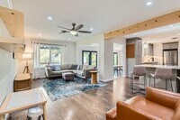 Building Photo - 1713 Mariposa Dr