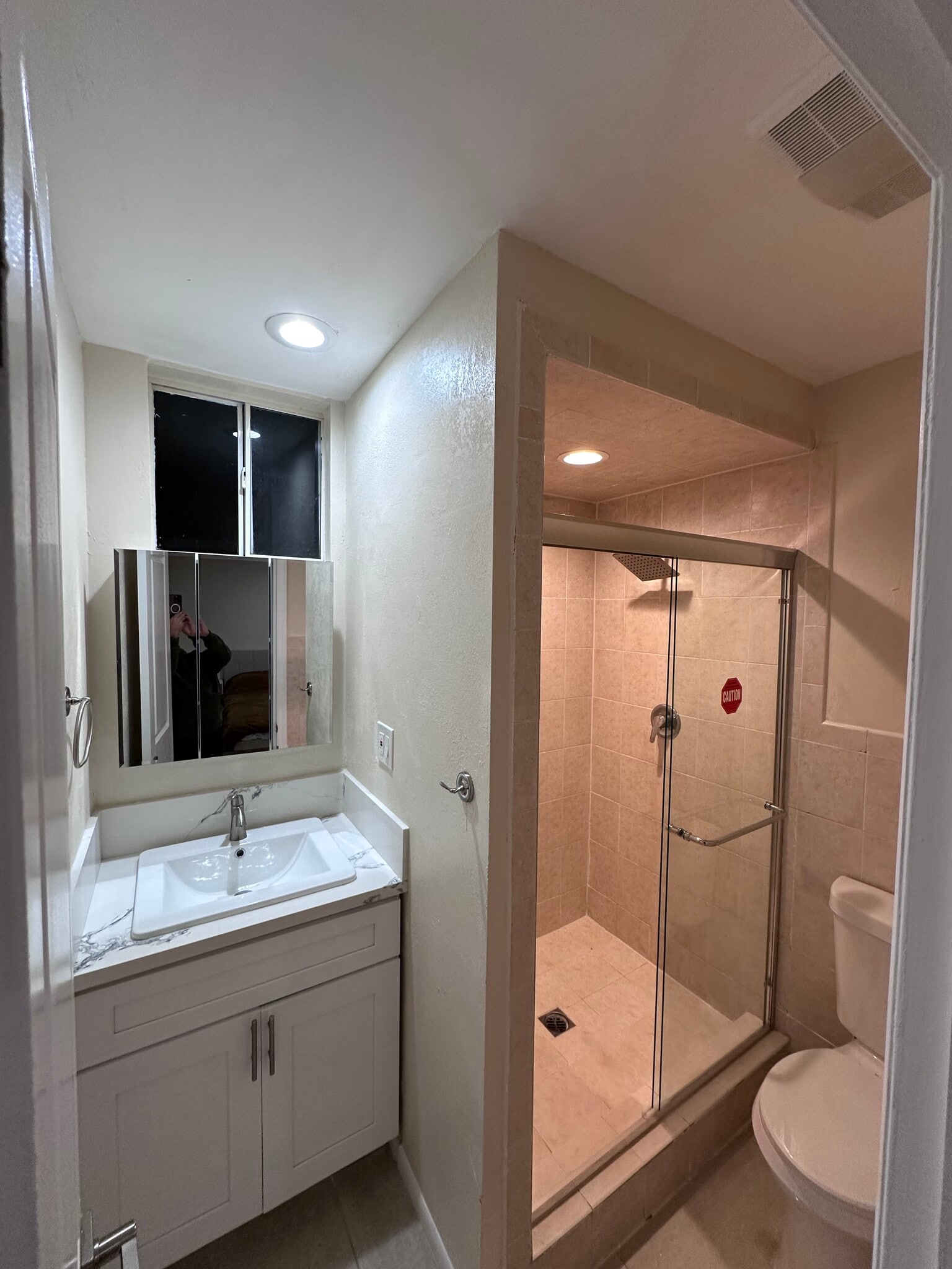 Building Photo - 200 S Palm Dr