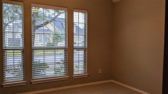 Building Photo - 12934 Palm Leaf Ct