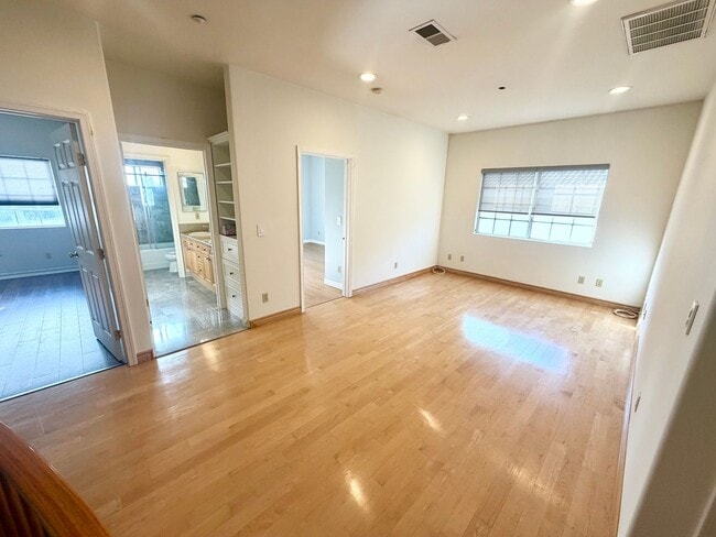 Building Photo - Spacious Modern Home with EV Charger, Solar & Gated 3-Car Garage