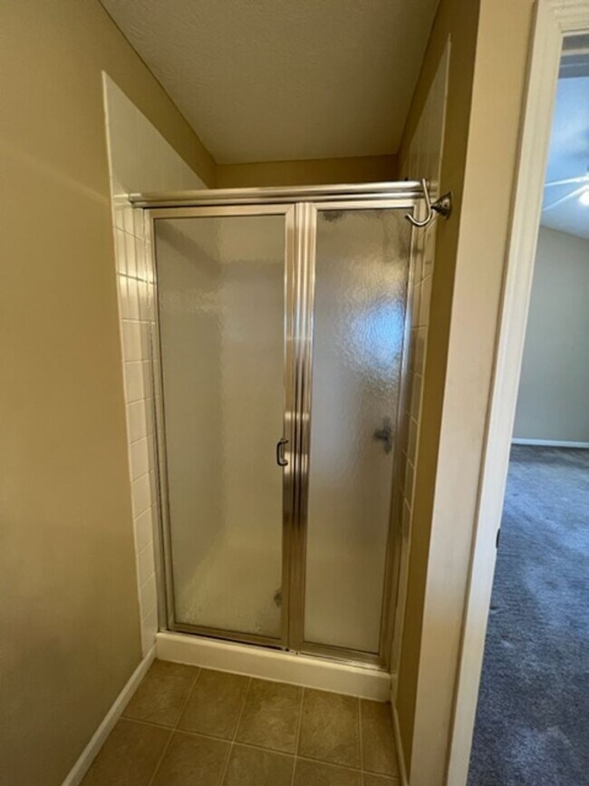 Building Photo - 2 Bed 2.5 Bath Condo in Downtown Powell Available for Pre-Lease!