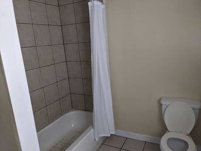 Building Photo - A wonderful large and convenient home for rent