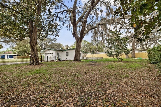 Building Photo - 12902 Forest Hills Dr