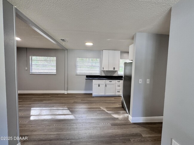 Building Photo - 704 Boston Ct