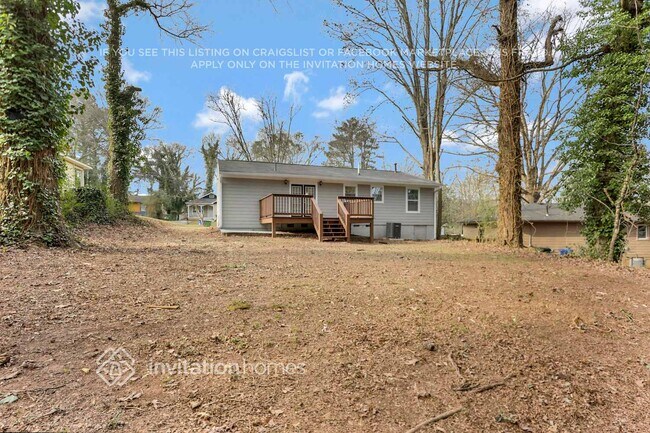 Building Photo - 212 Glenrose Cir SW