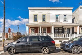 Building Photo - Recently Renovated 4 Bedroom, 1.5 Bath Nor...