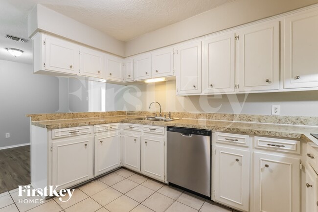 Building Photo - 1 Midwood Cir