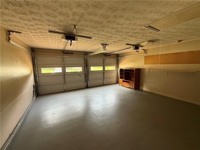 Building Photo - 3897 Saddlecreek Dr