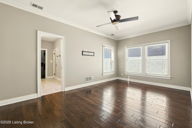 Building Photo - 10910 Kings Crown Dr