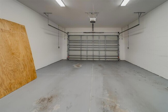 Building Photo - 1950 Lillian Ave