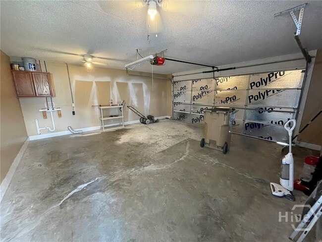 Building Photo - 119 Mustang Dr