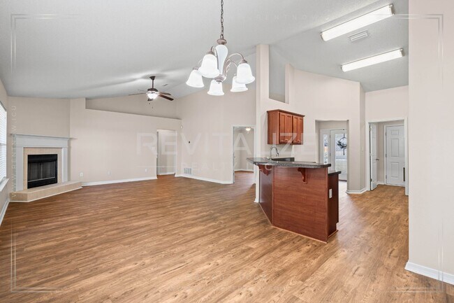 Building Photo - Beautiful 4-Bed 2-Bath Home on Corner Lot in Gated Community