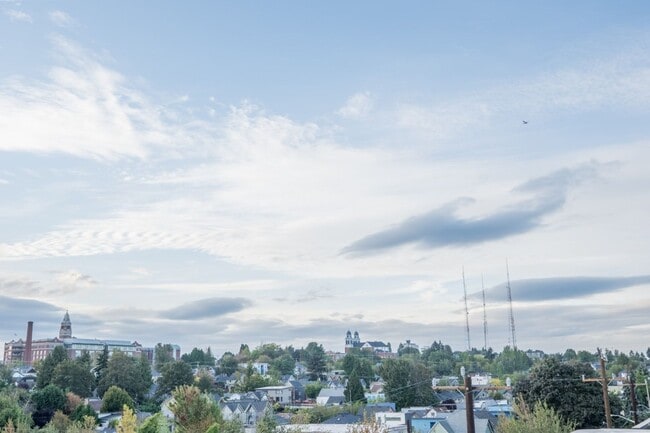 Building Photo - 3Bd/3.25Ba Seattle