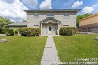 Building Photo - 13802 Fairway Crest