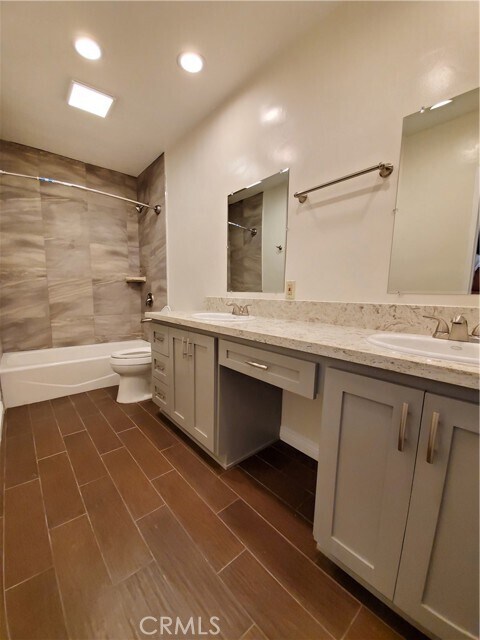 Building Photo - 588 W 17th St