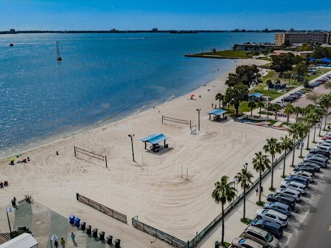 Building Photo - 3120 Beach Blvd S