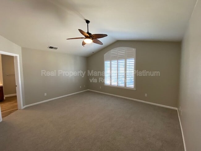 Building Photo - 2927 E Solar Ave