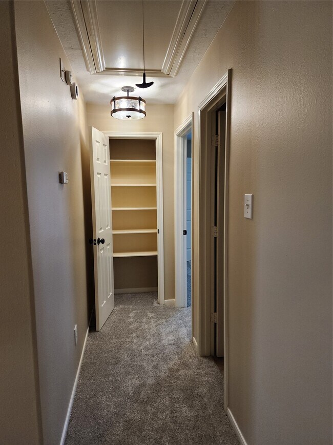 Building Photo - 8006 Indian Desert Dr