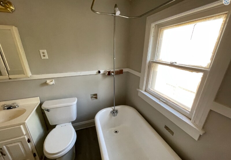 Building Photo - 3437 E 103rd St