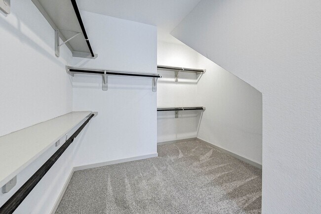 Building Photo - 3323 Polk Crk Dr