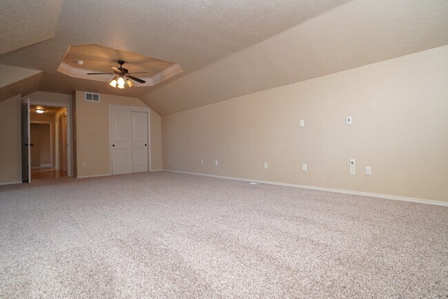 Building Photo - 2319 E Challis St