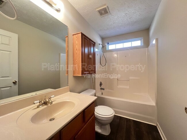 Building Photo - 231 Oak Grove Way
