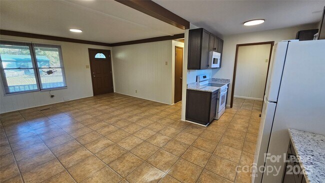 Building Photo - 5040 Pless Rd
