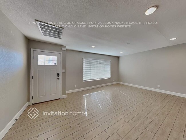 Building Photo - 8702 E Valley View Rd