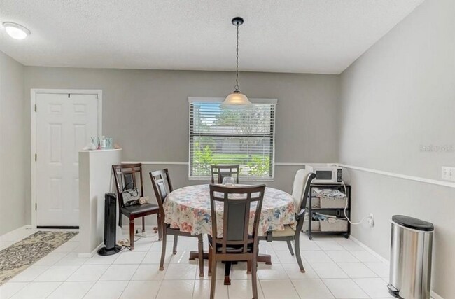 Building Photo - 2462 Briar Oak Cir