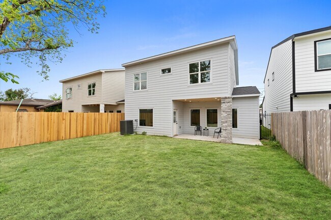 Building Photo - 514 Melbourne St