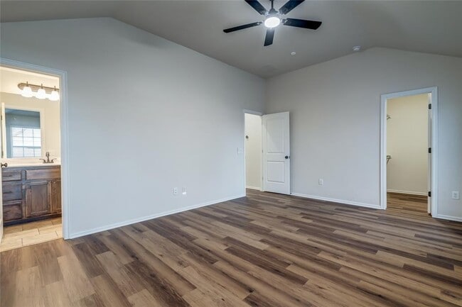 Building Photo - 12716 Heritage Oaks Dr