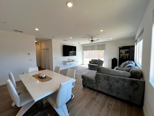 Building Photo - 3426 Brk Grv Ln