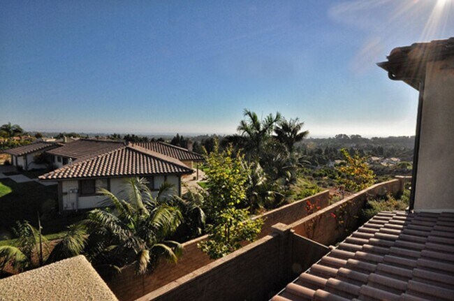 Building Photo - 3BD Home with Amazing Panoramic Ocean Views!