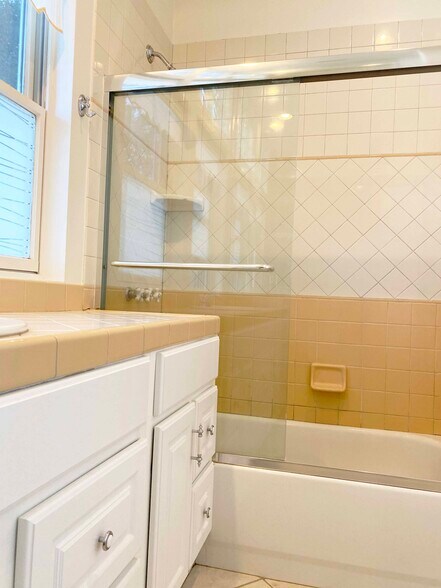 Shower in master bathroom - 21980 Alta Dr