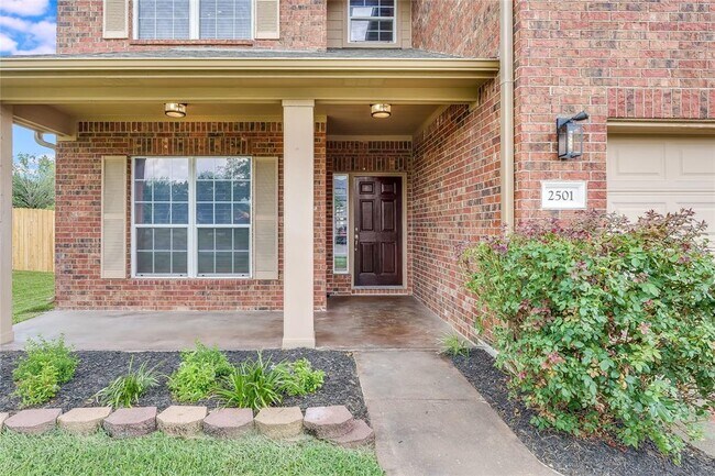 Building Photo - 2501 Alexander Ct