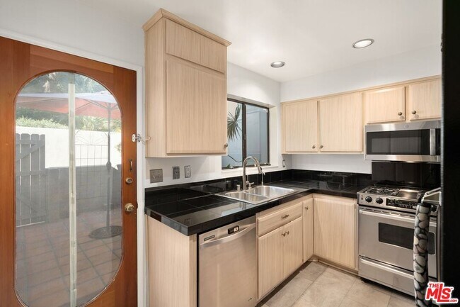 Building Photo - 3023 Berkeley Ave