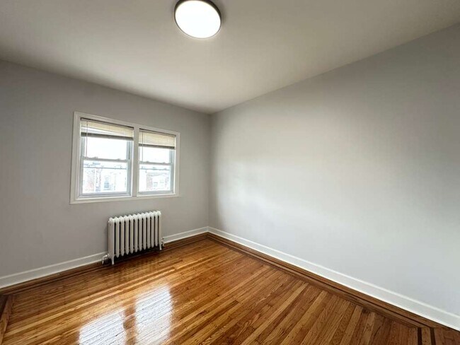 Building Photo - 439 N Daggett St