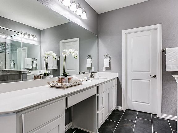 Building Photo - 4654 Rhett Ln