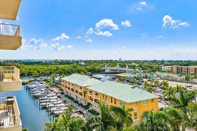 Building Photo - 700 E Boynton Beach Blvd