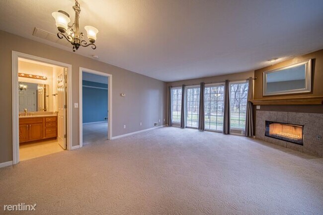 Building Photo - 6683 Courtyard Dr