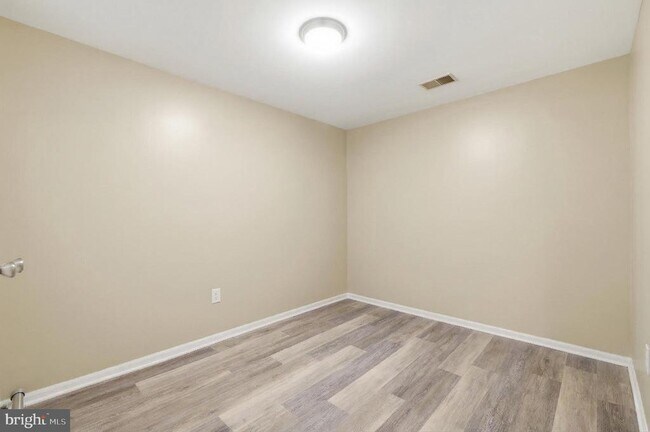 Building Photo - 1514 Long Dr Ct