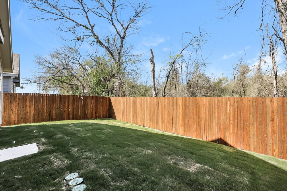 Building Photo - 110 Willow Wy