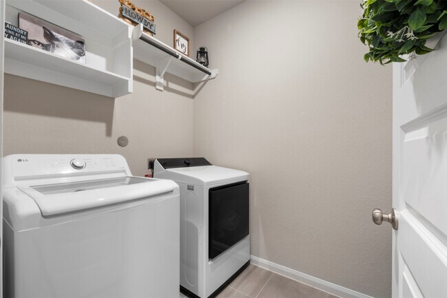 Building Photo - 13010 Red Blossom Cir