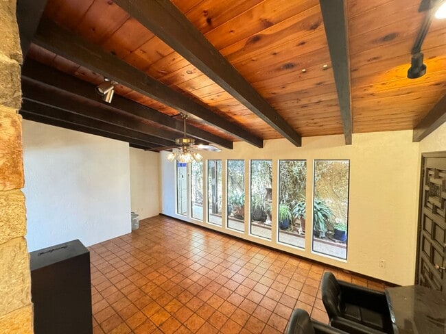 Building Photo - 4884 Vista Arroyo
