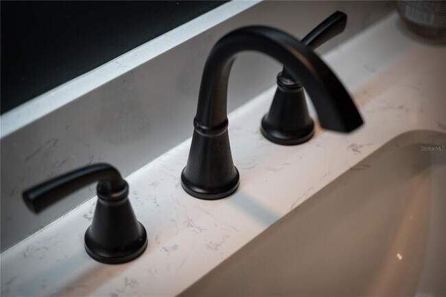 Building Photo - 1097 Eden Isle Blvd NE