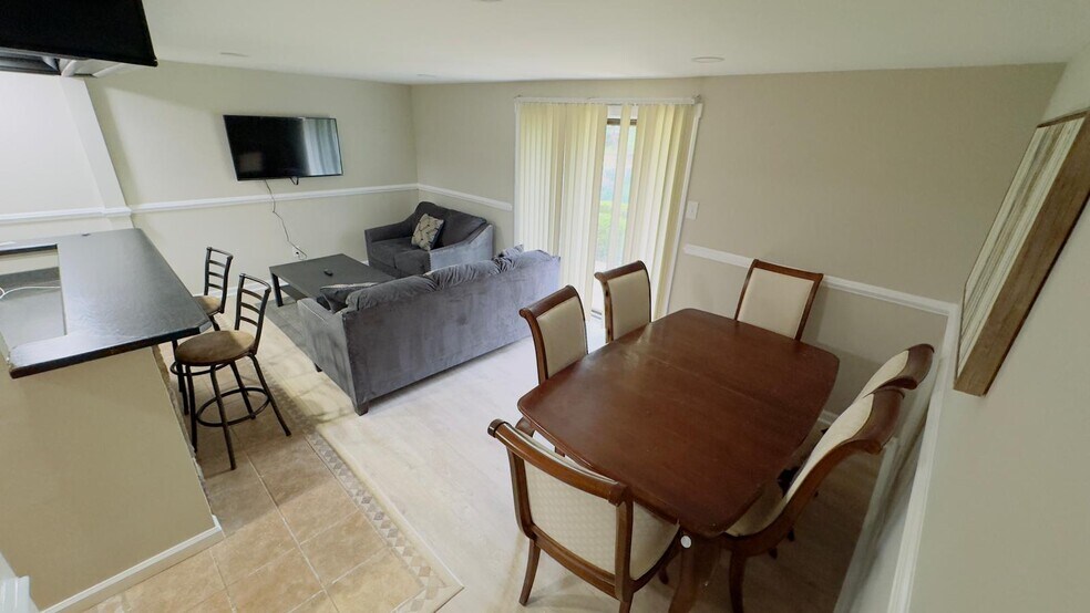 Building Photo - 8382 Brockham Dr