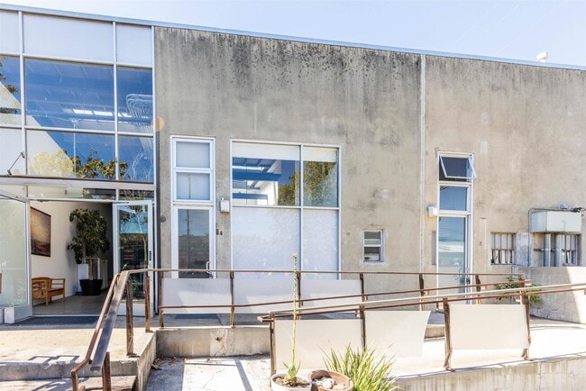 Building Photo - 2323 Magnolia St