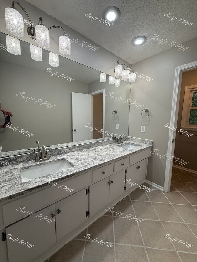 Building Photo - 11642 Grant Dr