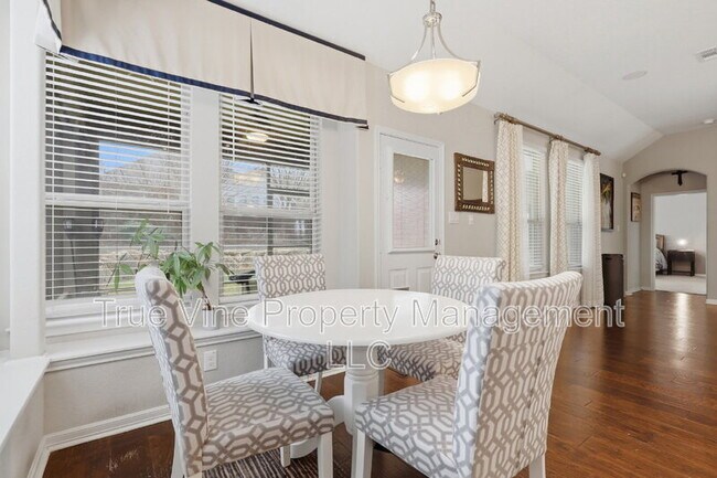 Building Photo - 4727 La Santa Rd