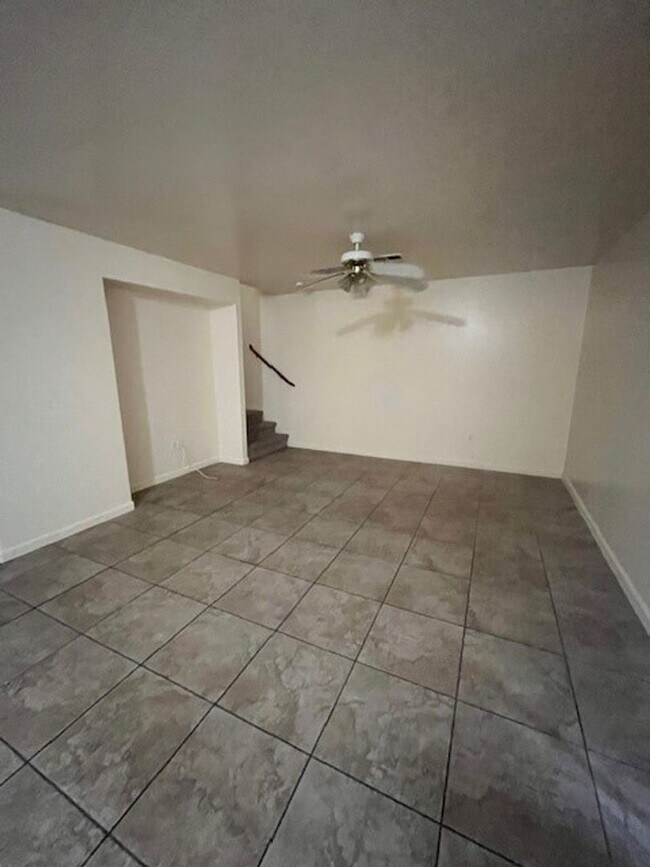 Building Photo - 722 K St